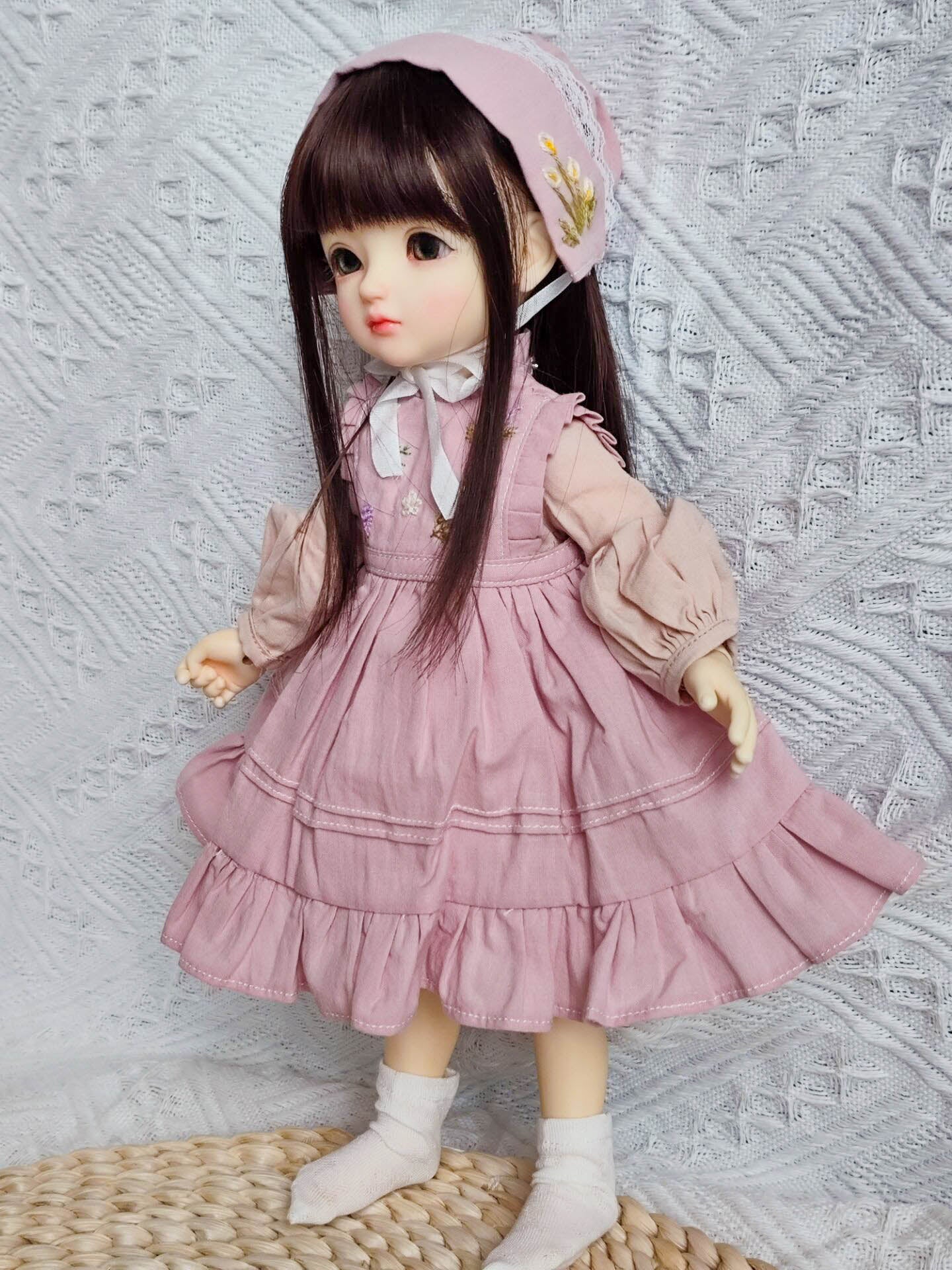 1/6 BJD YoSD doll clothes, side profile of handmade vintage floral dress.
