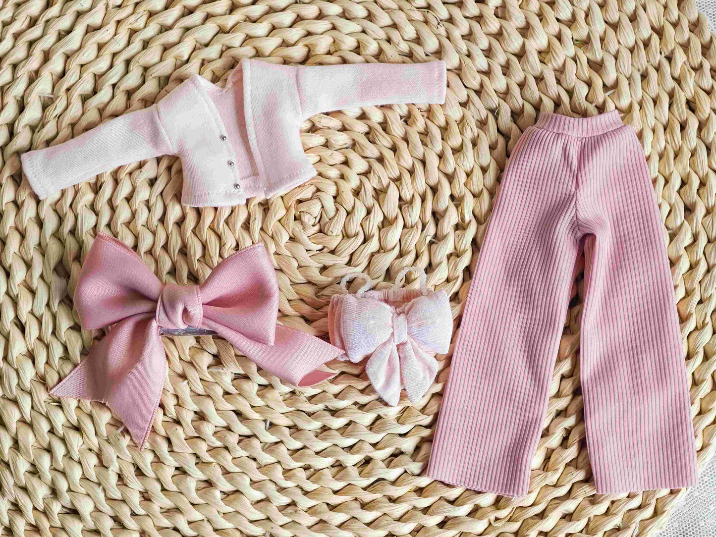 Pastel Sweetheart Blythe Outfit | Handmade Doll Clothes for OB22 & OB24