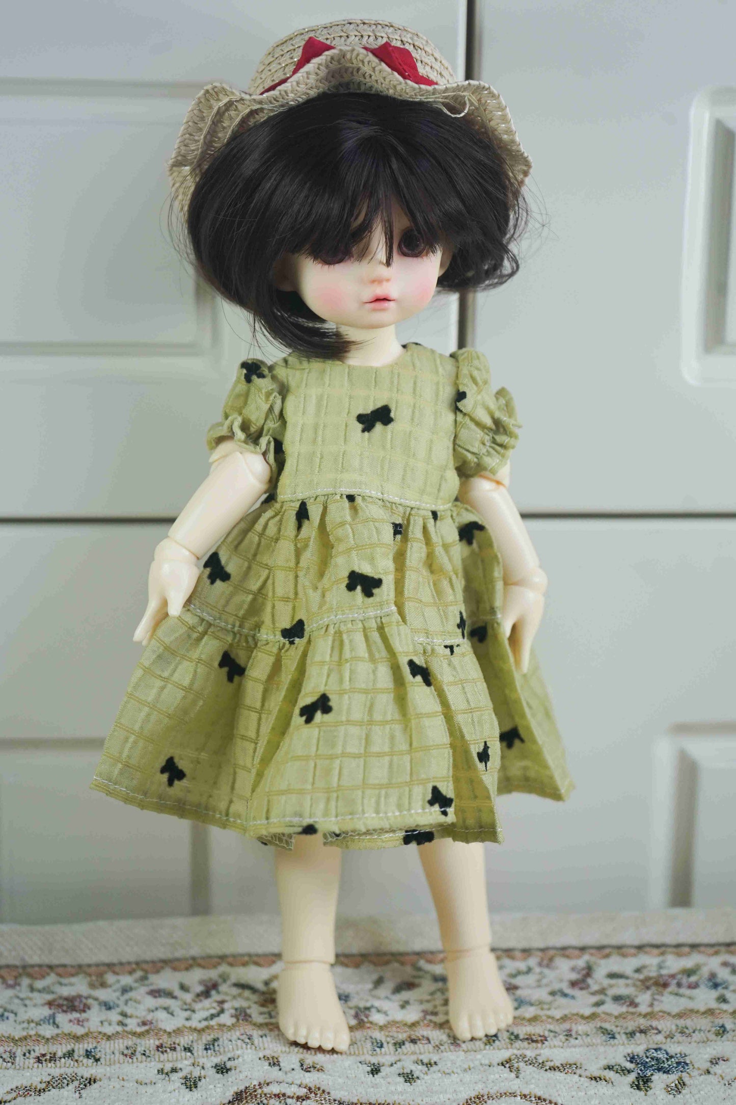 Coquette Bow Print Puff Sleeve Dress for 1/6 BJD YoSD Dolls, Handmade Tiered Doll Dress with Straw Hat and Black Ribbon Belt