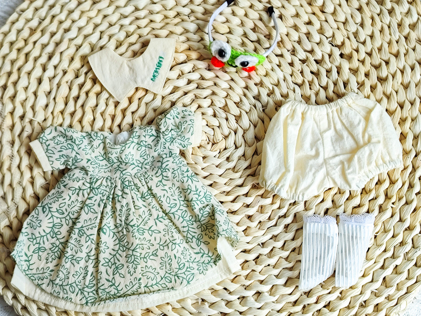Green leaf print Peter Pan collar dress outfit flat lay for 1/6 BJD.