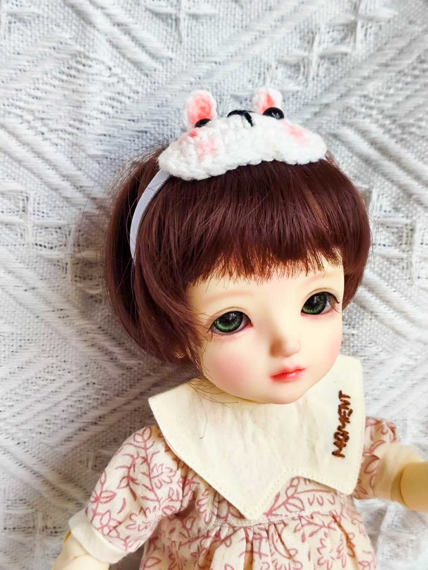 Handmade crochet bunny headband for 1/6 BJD doll clothing set.