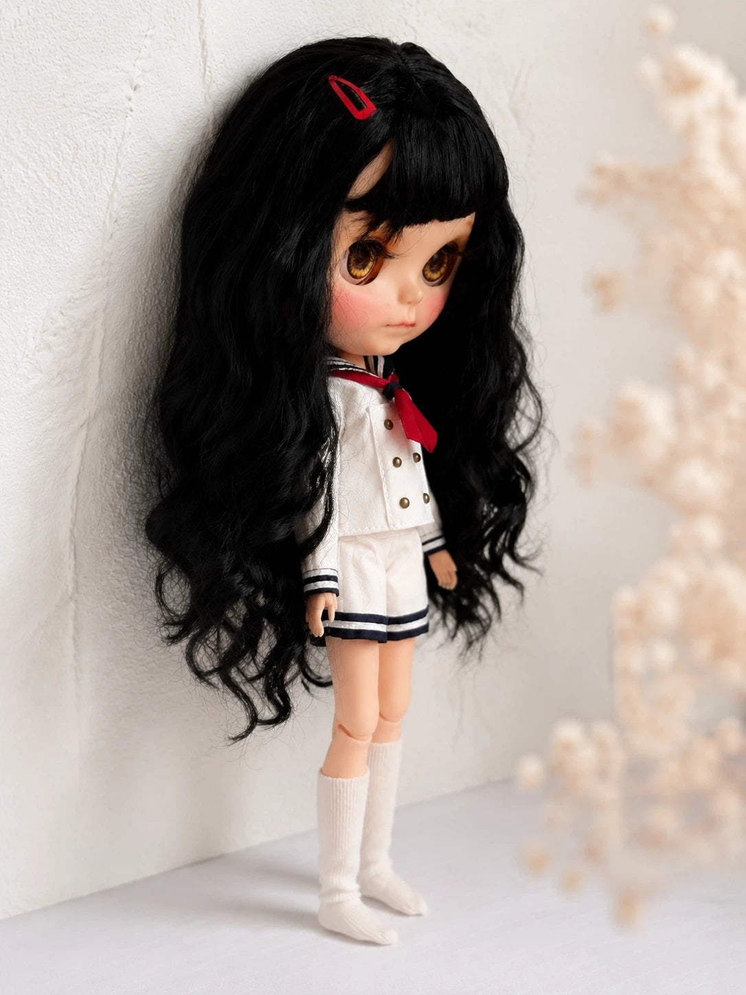 Neo Blythe OB22 OB24 doll clothes, right side view of gothic Japanese school uniform.