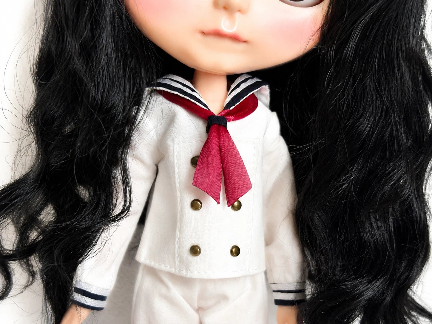 Close-up of Neo Blythe OB22 OB24 doll clothes, upper body and sailor collar detail.